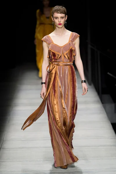 Look 63